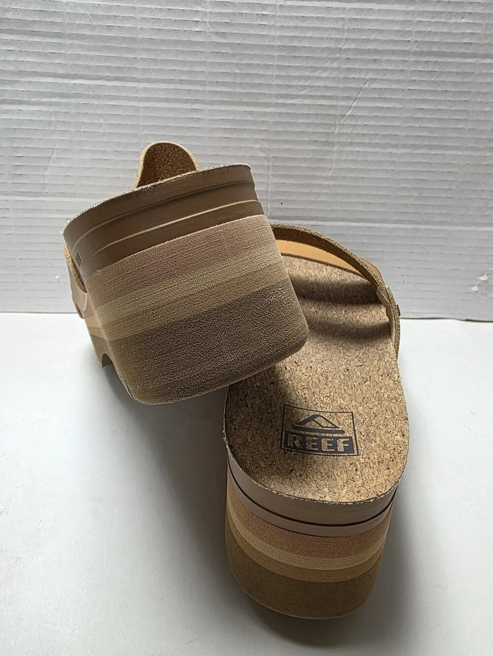 Reef Cushion Vista Hi Sandals Sz 8